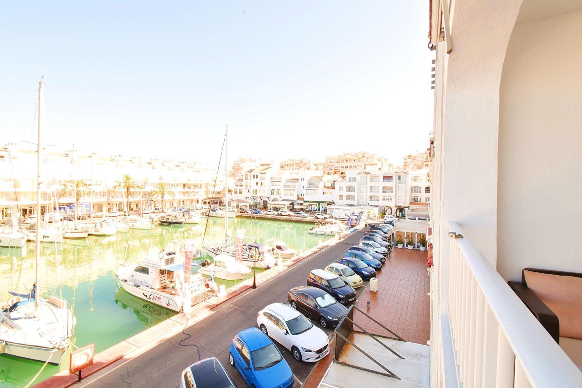 Expoholidays - Galeon Puerto Deportivo 阿尔梅利马 外观 照片